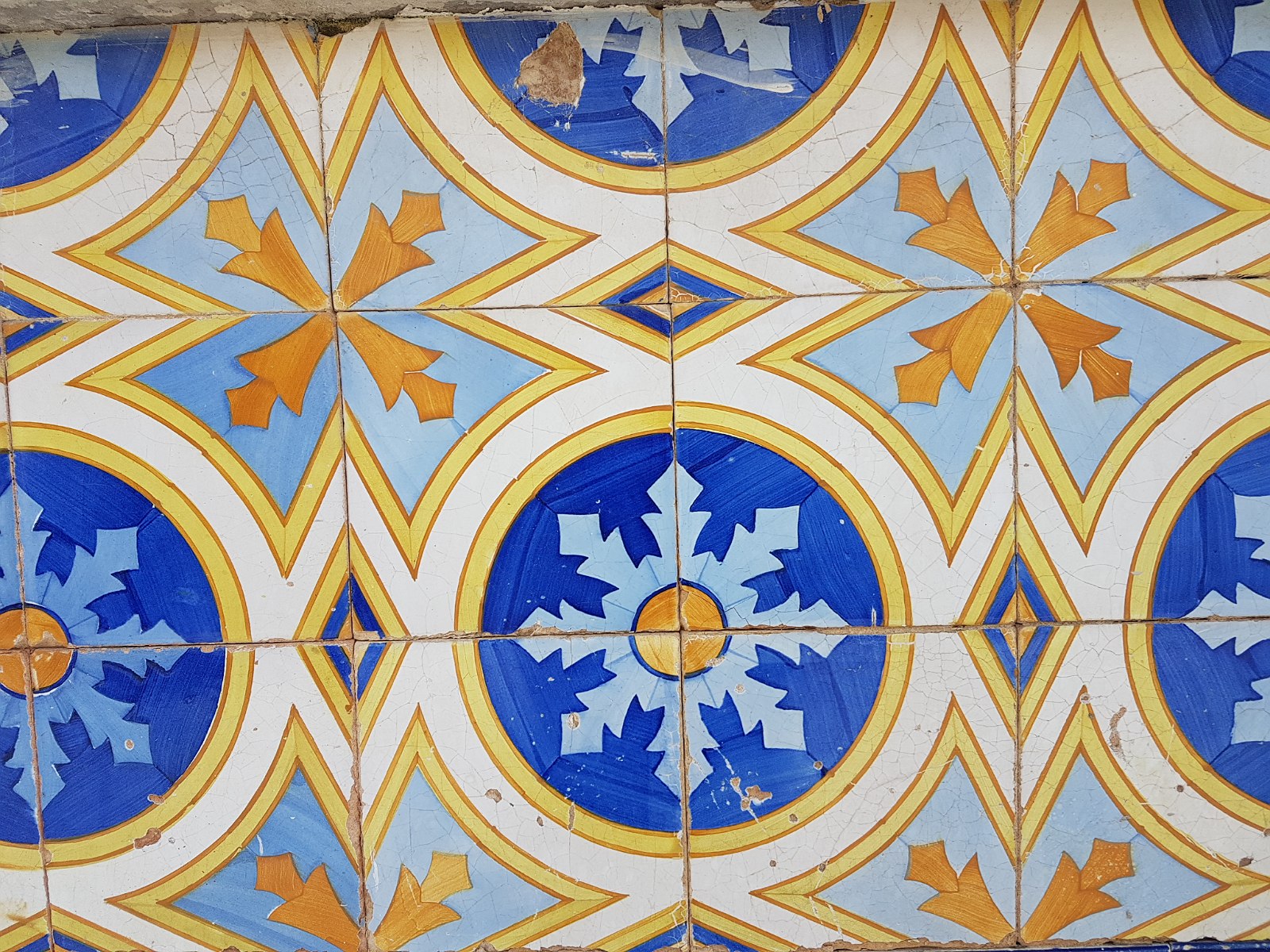 Przykładowe płytki azulejo w Faro