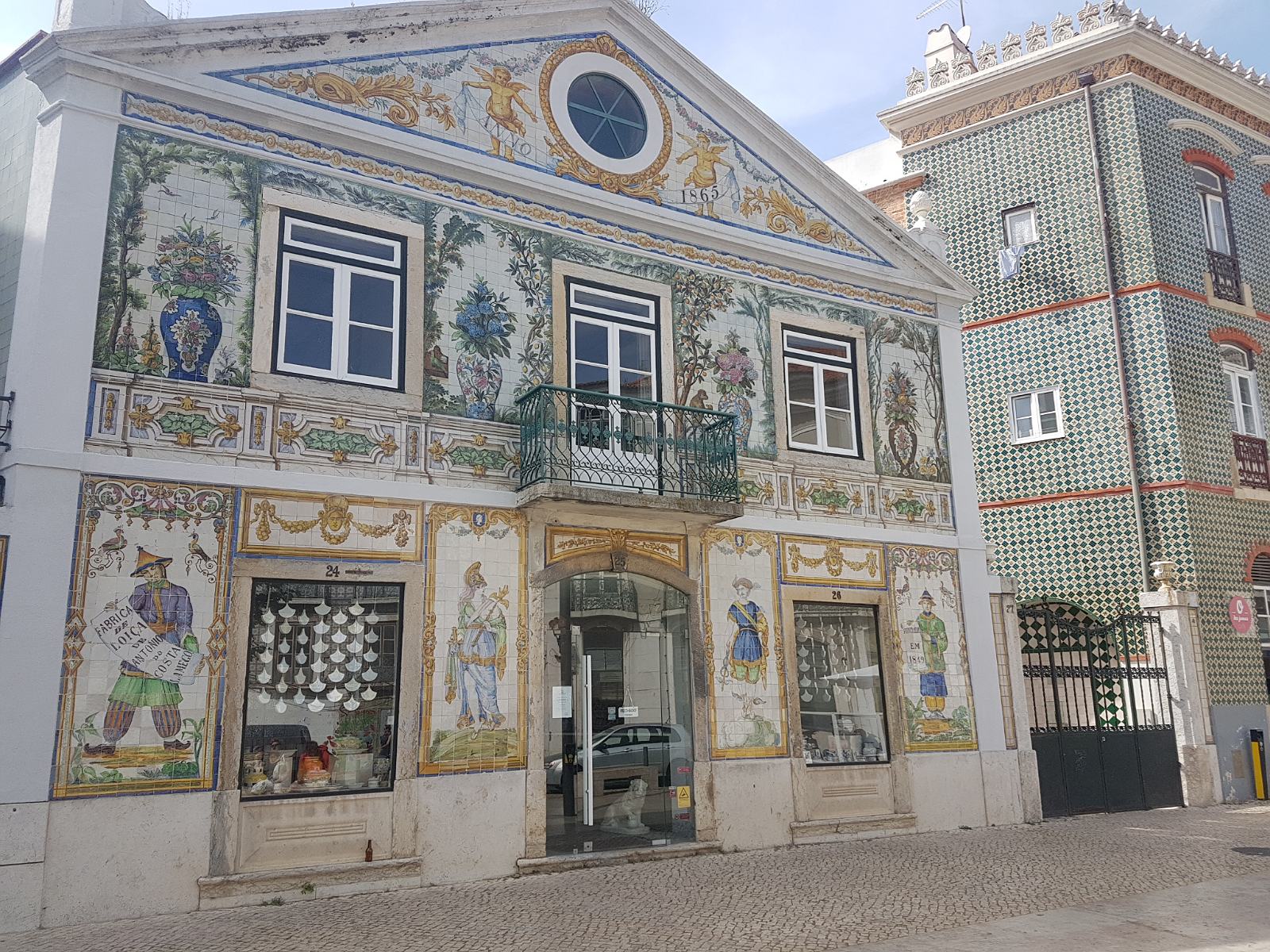 65. Stara wytwórnia ceramiki w okolicach Intendente w Lizbonie.