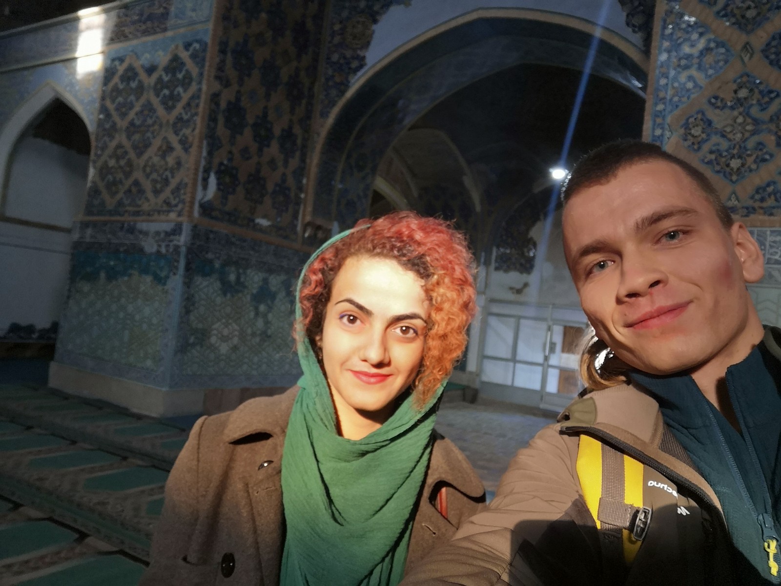 36. Melika, którą poznałem w Tabriz, bardzo mi pomogła w nauce języka farsi tłumacząc ze mną moją listę słówek.