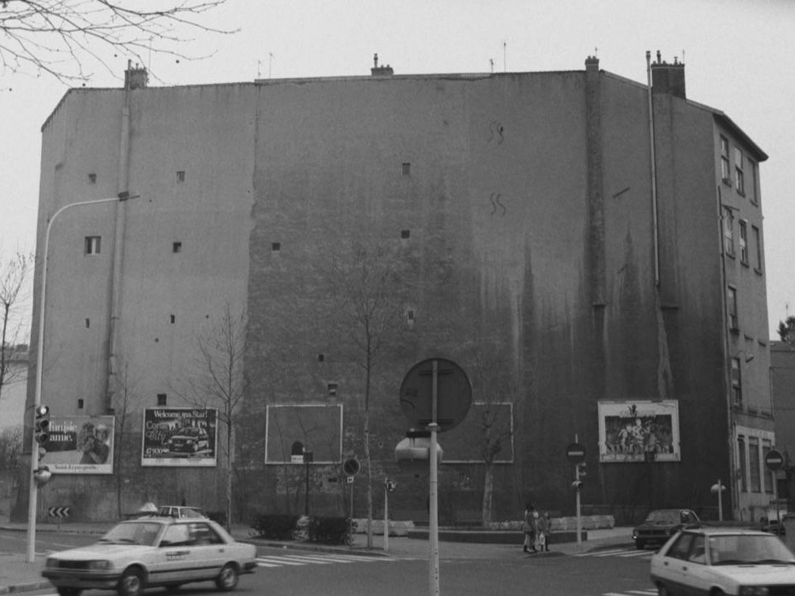 50.3. Ściana budynku przed powstaniem muralu (źródło zdjęcia: 'citecreation.fr/realisation/fresque-des-canuts-lyon-france' )