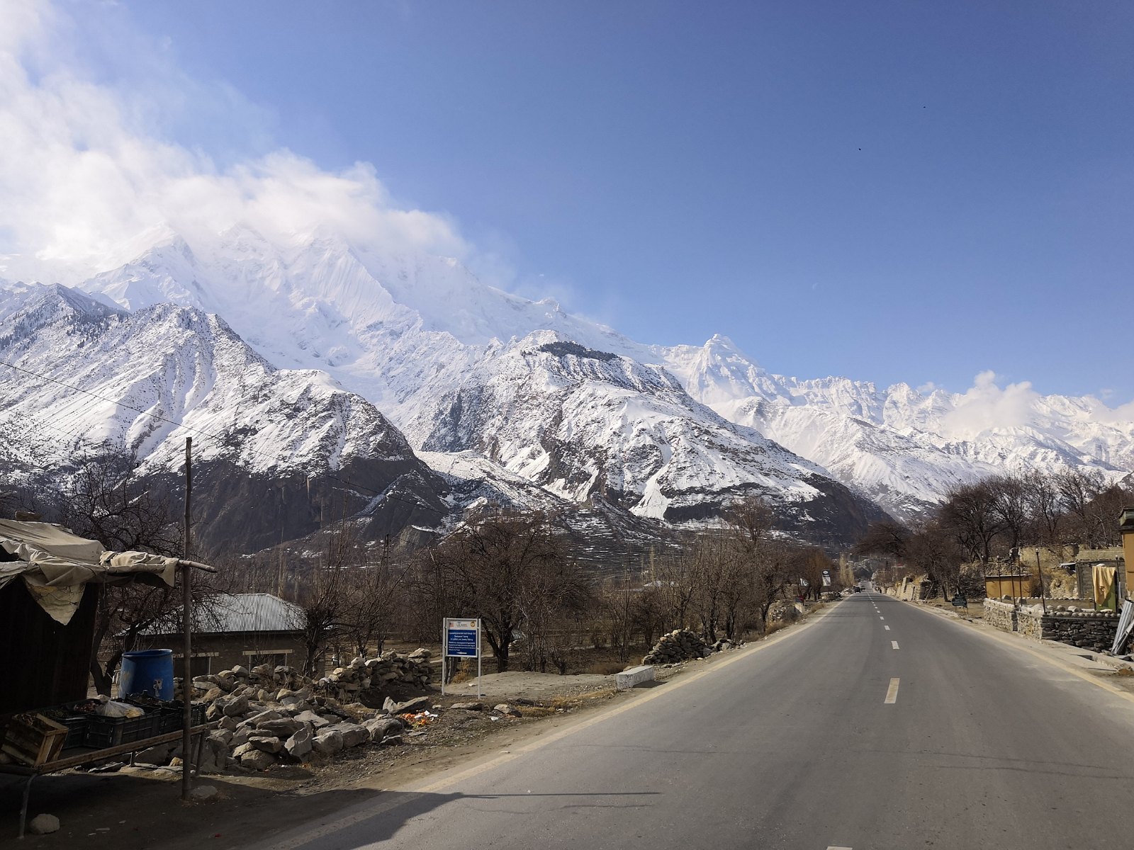 Na Szosie Karakorumskiej po drodze do Aliabadu.